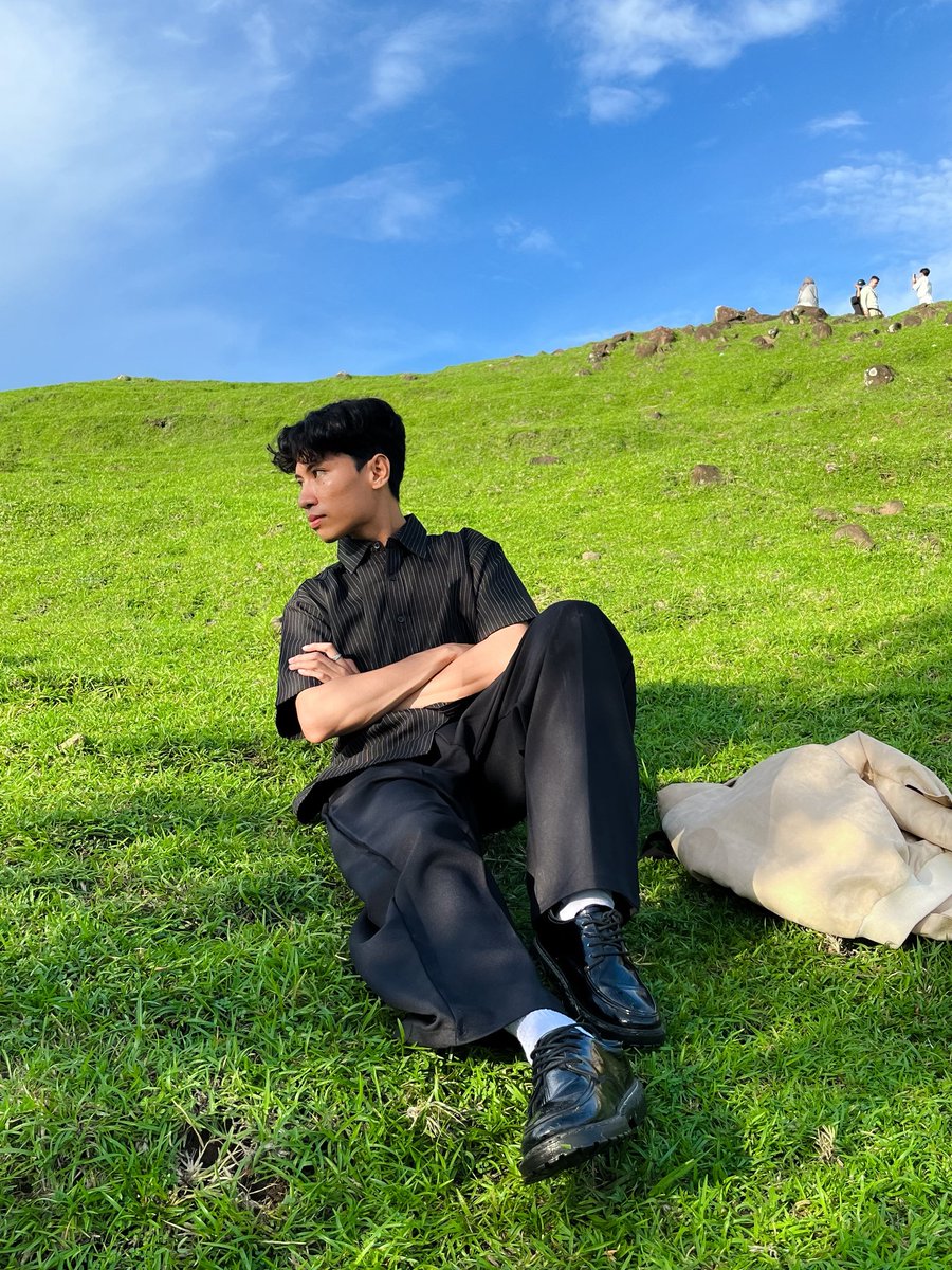 yvsrnn's tweet photo. Waktu terbaik ke bukit merese Januari - Mei karna rumput lagi hijau hijaunya https://t.co/10km2DUFrM