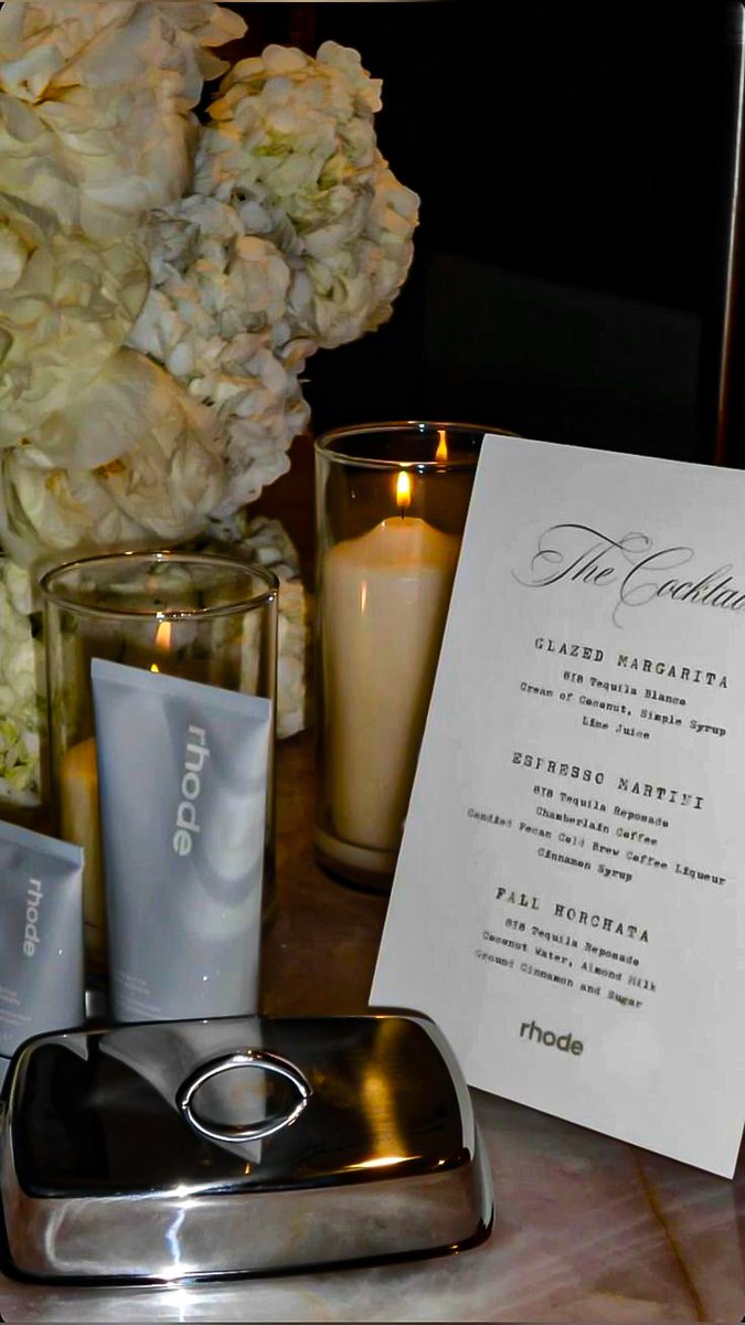 zayamontclair's tweet photo. 𝗟𝗔𝗨𝗡𝗖𝗛.     Rhode  Night.   ⚜︎  Beauty  Event ─╶ XXII.   🪽  Glow,  Gloss  &amp;  Good  Company.   ✦   @shoprhode https://t.co/HXZGPrL3g1