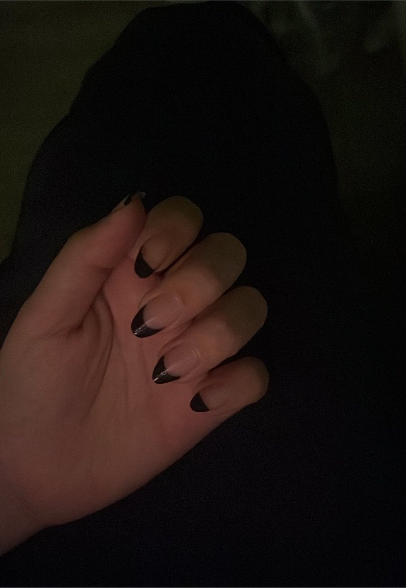 re7hm's tweet photo. 💅🏻 https://t.co/nk2Rnmo651