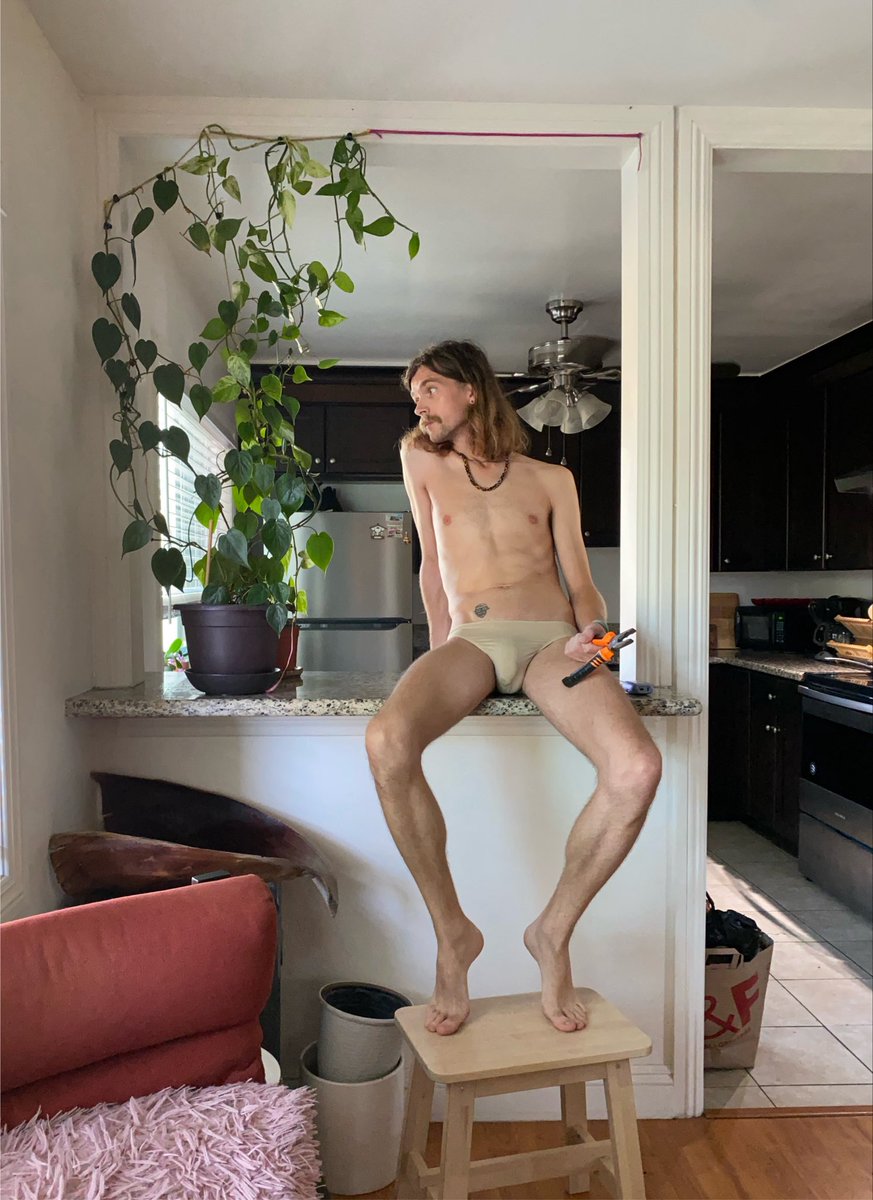 ArtemKaury's tweet photo. They said talk to your plants. My ones said it’s hot https://t.co/YDvBrfO585