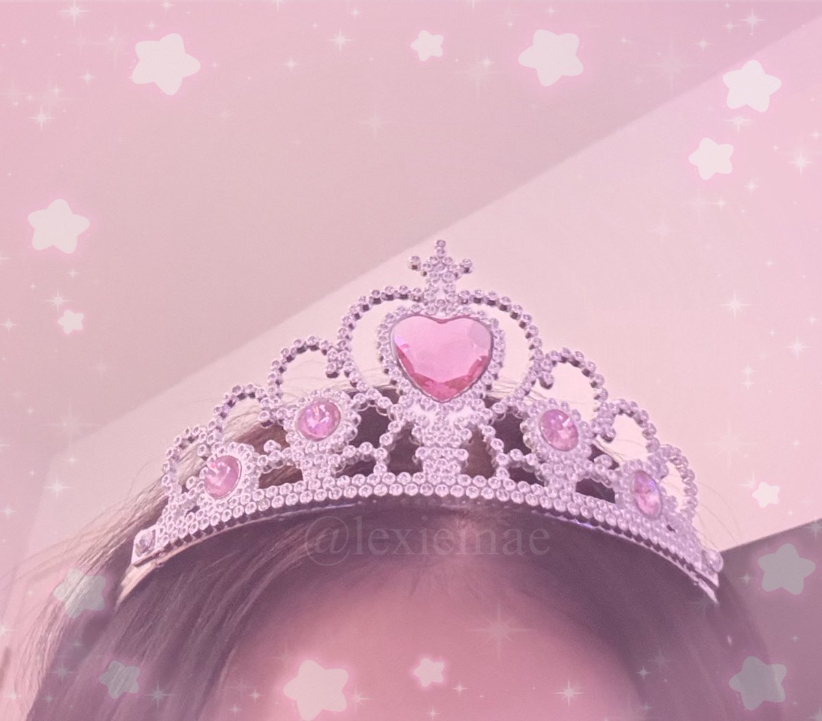 lexieeemaeee's tweet photo. im just a litl princess who needs a knight in shining armor ⊹ ࣪ ˖ 
#nsfwtwt #barelylegal #teen #egirl https://t.co/KJ2S3AskPe