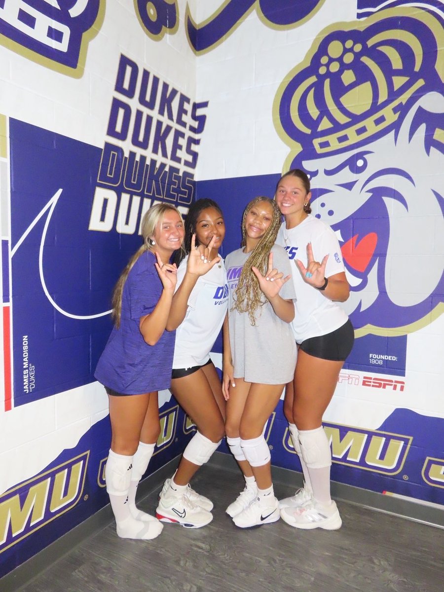 jermolineyvb's tweet photo. Not officially on campus yet but camp was AWESOME!! 💜 @JMUVolleyball #GoDukes https://t.co/yR27ClAu37