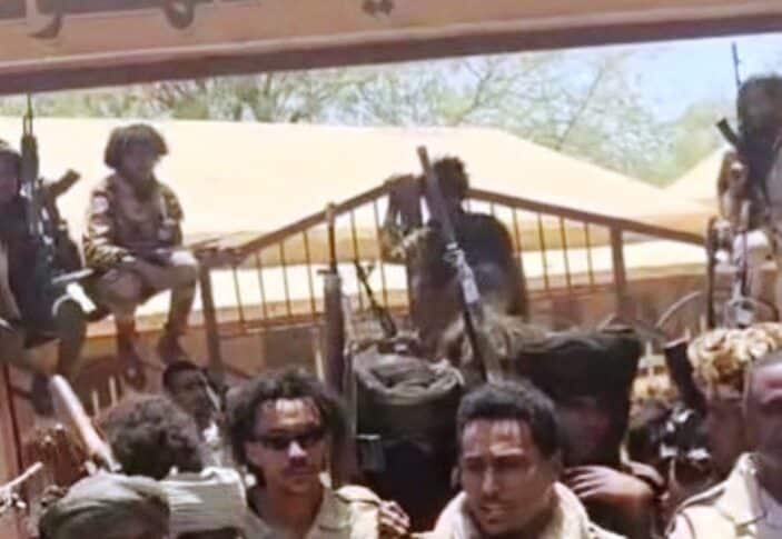 SudanTribune_EN's tweet photo. Activists accuse the RSF of committing widespread abuses against civilians in En Nahud, West Kordofan, following the arrival of new military reinforcements. Residents face arrests, assaults, and internet shutdowns.
https://t.co/oICpqOJyBT
#Sudan #KeepEyesOnSudan https://t.co/lD8ISmIFeO