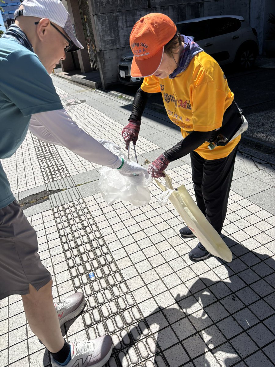 ploggingmie's tweet photo. プロギングみえ８月の予定
◆８月15日（土）　7:00〜8:30
 神戸公園集合
参加費:無料
持物:軍手（トング）、飲み物

◆８月30日（日）　7:00〜8:00
スターバックス四日市中央緑地店集合
参加費:無料
持物:軍手（トング）、飲み物
#プロギングみえ #プロギング #ウォーキング #ジョギング #ゴミ拾い https://t.co/uT4fcvCrSC