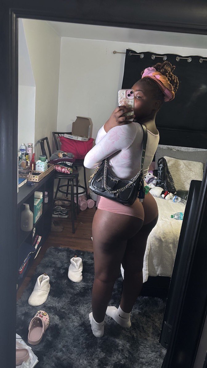 fineassje's tweet photo. I know it’s phat but tell me again. 😩 https://t.co/dY8BK2Chf2