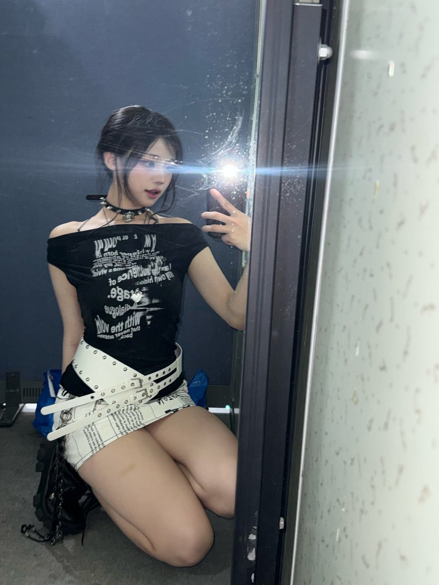 odyleia's tweet photo. Loving my skirt that looks like a belt <3 https://t.co/q2JqColUBj