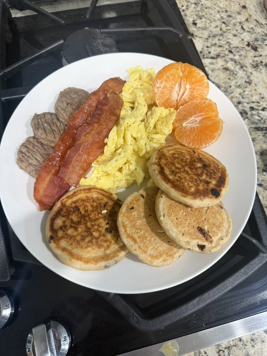 NolanTodd_15's tweet photo. The refuel is just as important as the workout, which is just as important, as the warm-up, which is just as important as the recovery. #eatsmart #StudentAthlete #ClassOf2030 #D1Bound 
#SpeedKills #Footwork #DMVFootball https://t.co/HT3r057M9k
