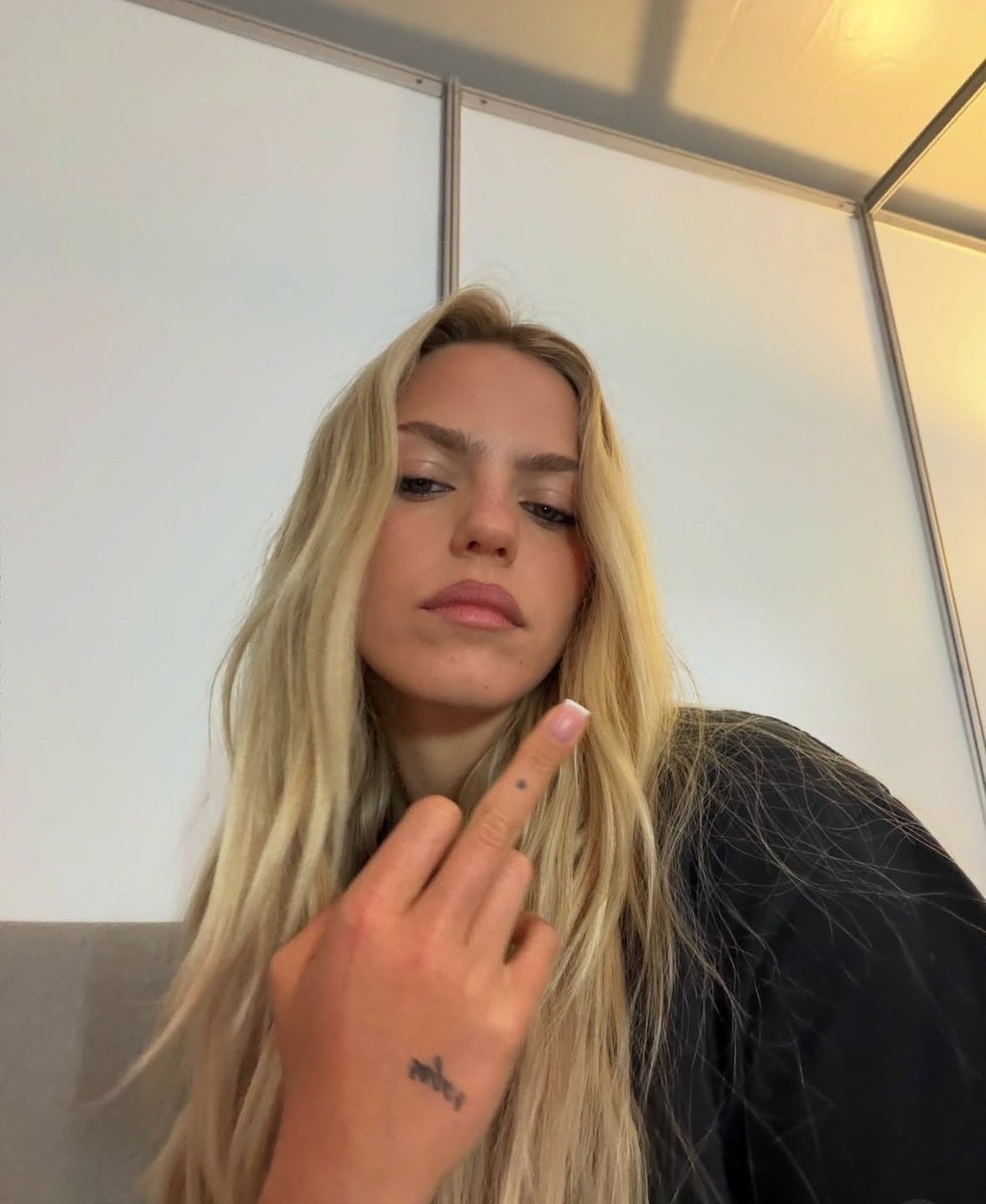 addieselphie's tweet photo. RENEÈ RAPP 🥵 https://t.co/QIM7d93McX