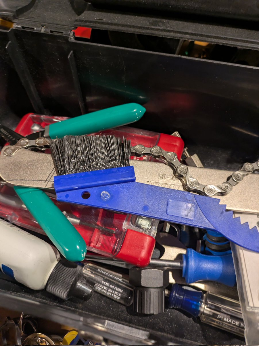 mind_funeral's tweet photo. Yesterday while I was cleaning my bike with this brush, I couldn't stop thinking 'I'm brushing my bike's teeth.' https://t.co/53RrKfaeIH