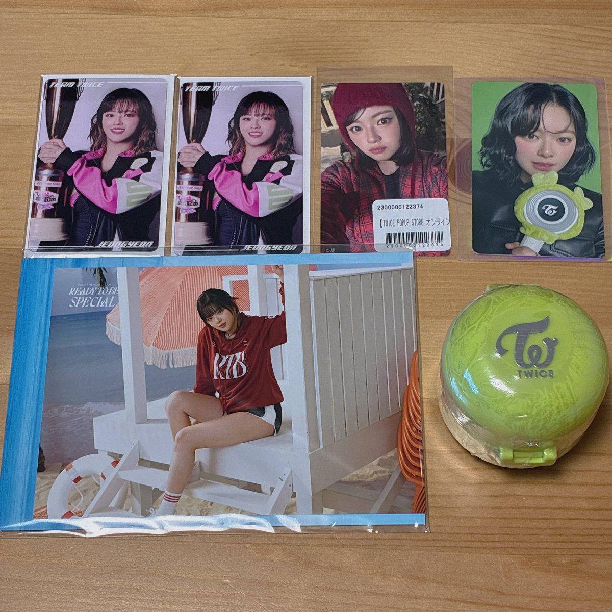 Appppttjja's tweet photo. 【交換】
TWICE グッズ

譲：1~3枚目画像🩵💚💜(🐧)

求：4枚目画像🩷(数字は求め枚数)
(モモのトレカならなんでも検討)

郵送🙆🏻‍♀️(買取の場合メルカリ)
お気軽にお声がけください！

#TWICE交換
#TWICEグッズ交換 https://t.co/YyuWGZ7hiQ