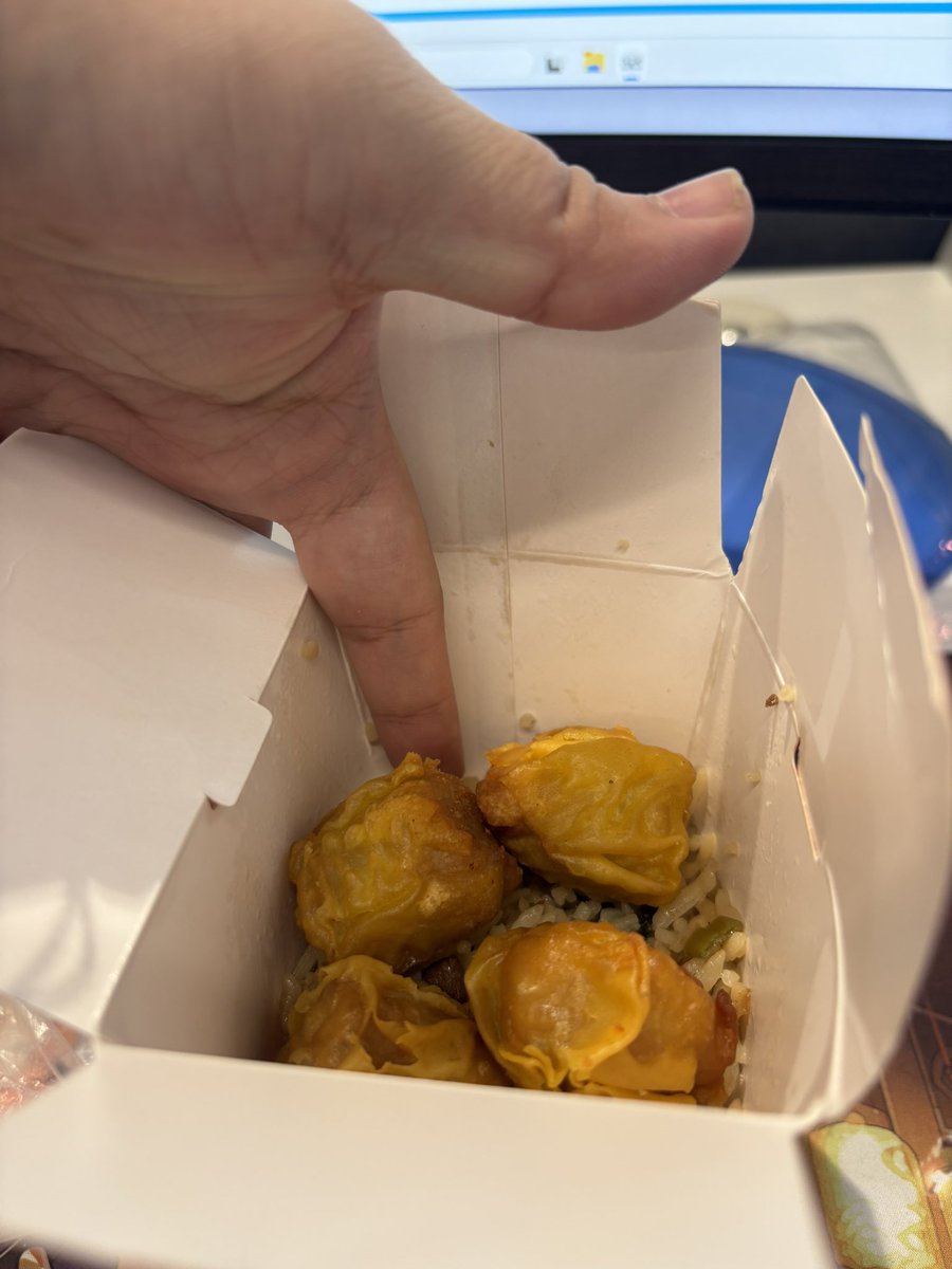 usagiphp's tweet photo. hoy @chowking_ph di ba kayo kakarmahin niyan? 😂 https://t.co/Mux6Fwi7dy