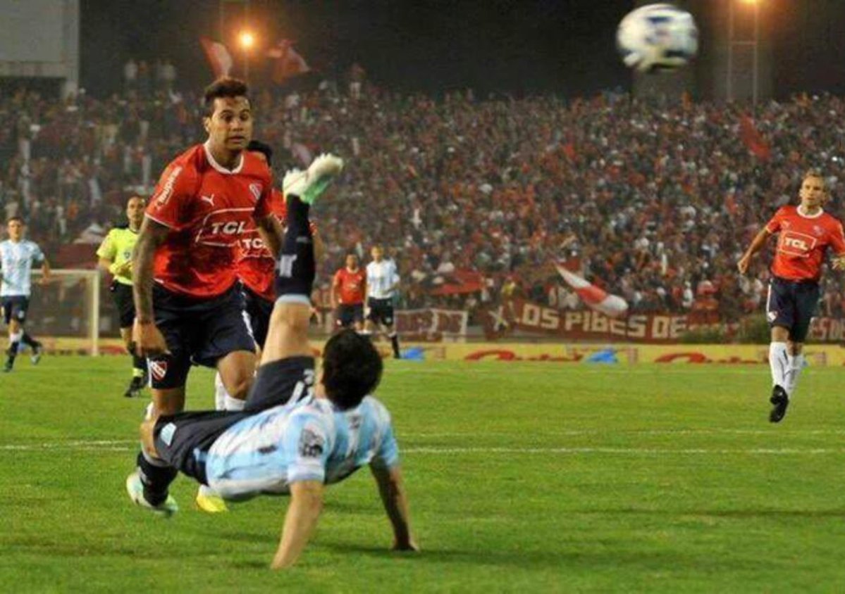 Fandehauche's tweet photo. 2026 / 2014.

Hauche suma dos goles de chilena contra equipos del Nacional B. https://t.co/3L5OGSwLLc
