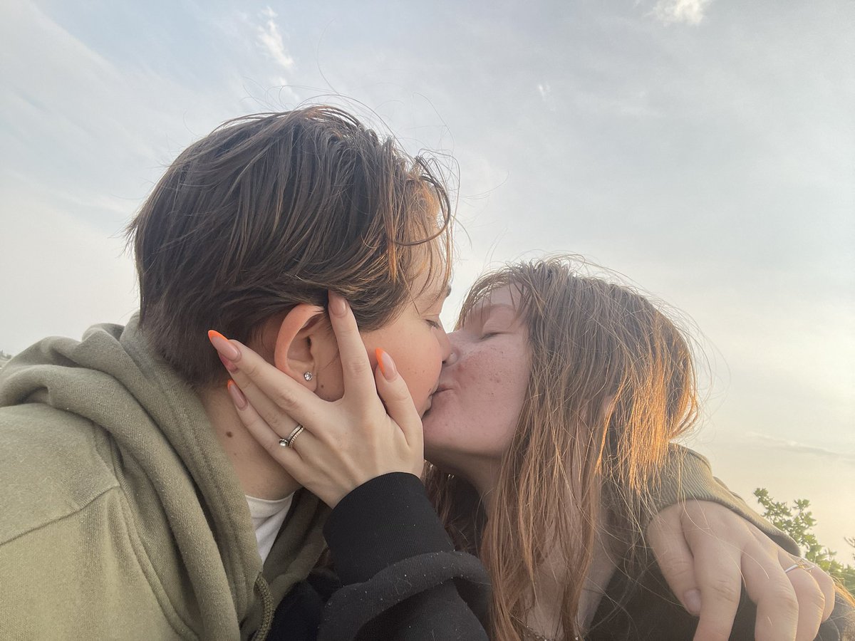skibidisaylor's tweet photo. me n crush two years later @emmassgirll https://t.co/mm2qLG6dr4
