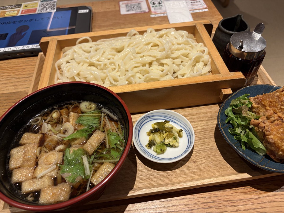 sauner_naniwa's tweet photo. かるまる池袋　

アウフ：20時1巡、7時
岩：4
ケロ：2

夜朝、合わせて8セット♨️

今週は、水曜のLDはさんで3泊
LDは久々、北欧の予定

夜サ飯は、肉つけうどん🍺、うまっ！

＃かるまる池袋 https://t.co/ym5klk4RH1
