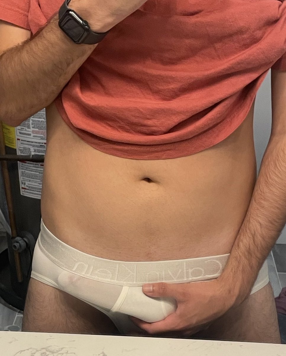 CoUncut123's tweet photo. Brief bulges turn me on so much. #bulge #briefs #hung #colorado https://t.co/h5SVAeby1r