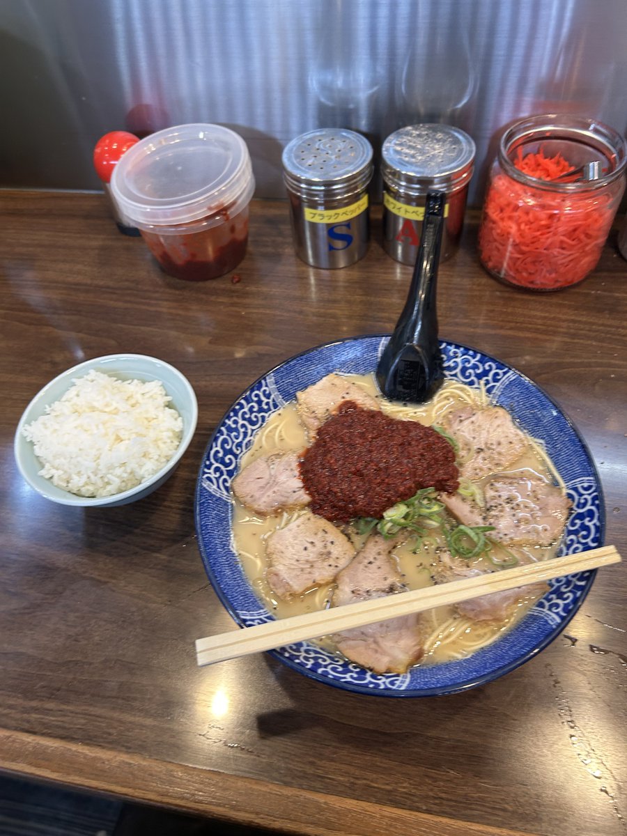 _GAIGAN_'s tweet photo. 初代絶賛死んでまぁ〜す笑
あと飯がぅ
#CoDmobile
#初代クラン https://t.co/mYvpkMlRCi
