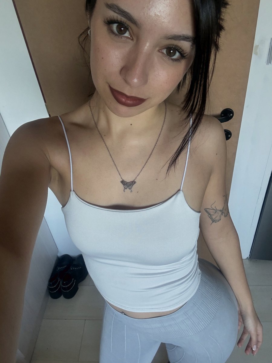 kittydarlingg's tweet photo. sending love to the constellations tonight https://t.co/UsBv8xycEw