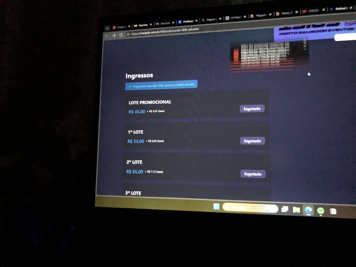 bangtankthl's tweet photo. O povo de salvador não pode ver um evento que já quer esgotar, que raiva mds não sobrou nada pra mim https://t.co/xlCksSYMZe