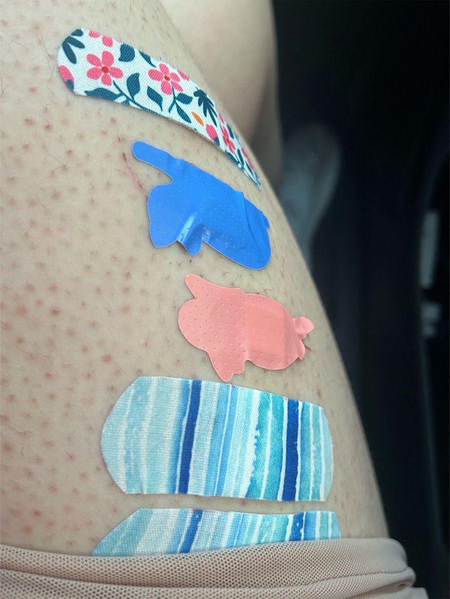 applpiii's tweet photo. cute bandaids! https://t.co/n1bhaqGRpj