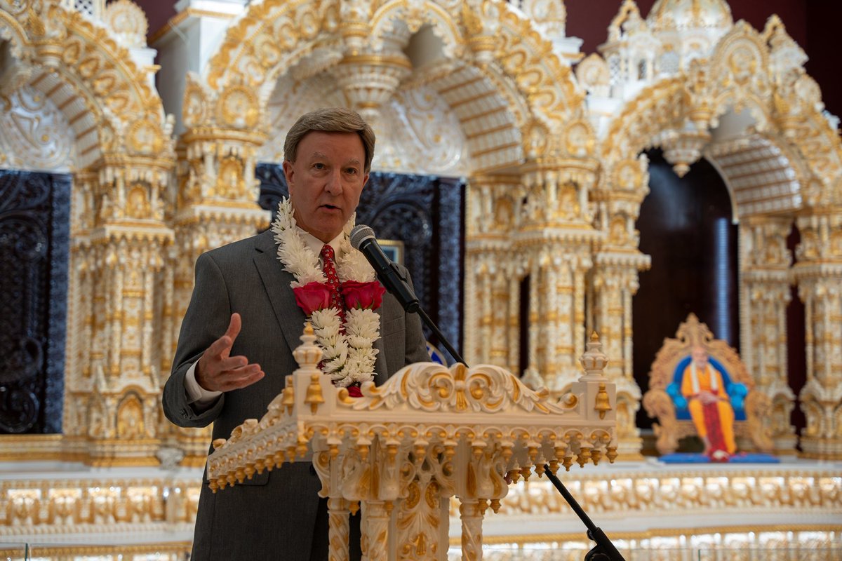 BAPS_PubAffairs's tweet photo. For decades, the @BAPS community in Birmingham has grown together in faith, culture, and service. This week, that journey reached a meaningful milestone with the grand opening of a new BAPS Mandir for the area. Grateful to @USRepGaryPalmer (AL-6) and @RepMikeRogersAL (AL-3) for joining us in celebrating this special occasion and the values that unite our community.