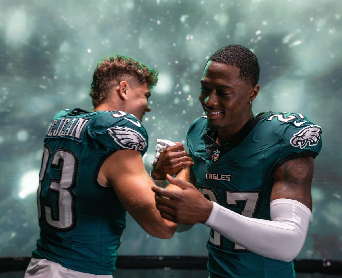Dizzy_3D's tweet photo. Cooper DeJean &amp; Quinyon Mitchell 📸

NFC DPOW ✅
NFL Top 100 ✅
Pro Bowl ✅
All-Pro ✅
Champion ✅

Headed into ONLY year 3 sky is the limit 🦅 https://t.co/R7EzvOtIxO