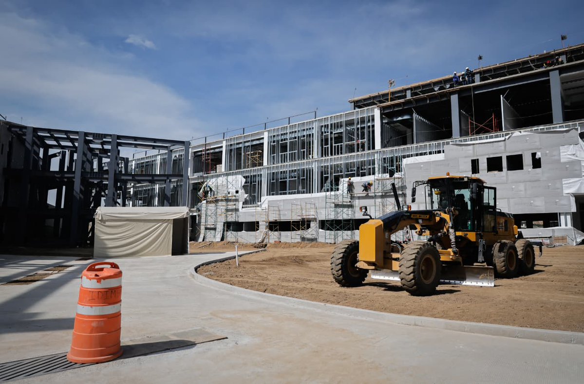 IsssteAgs's tweet photo. 📰 #COMUNICADO
Fortalece ISSSTE infraestructura médica en Oaxaca con inversión de más de 3 mil 653 millones de pesos.
🔗https://t.co/uETJru4QRX https://t.co/Rvyb1RO1hc
