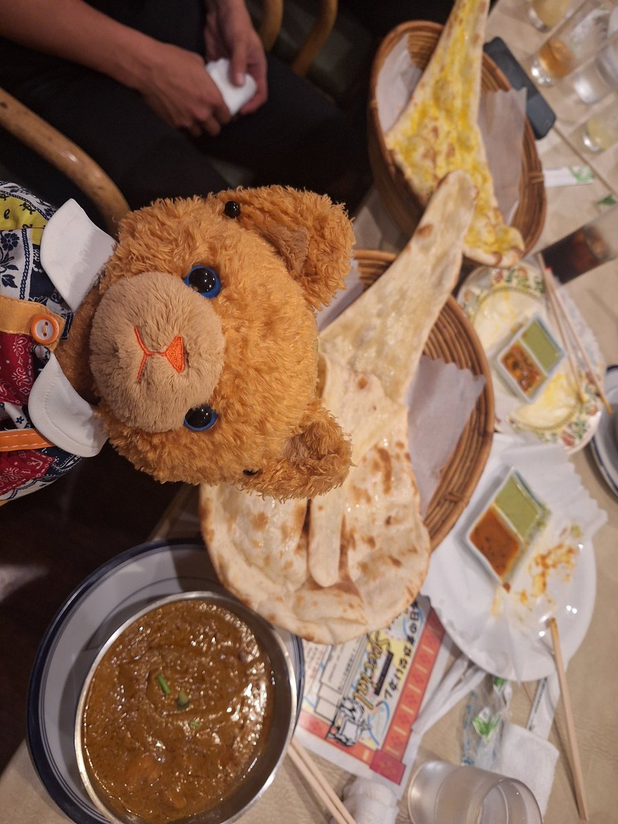 zero329_425's tweet photo. 初めての本場🍛にドキドキロラン(笑) https://t.co/7BsaZN0Y3m