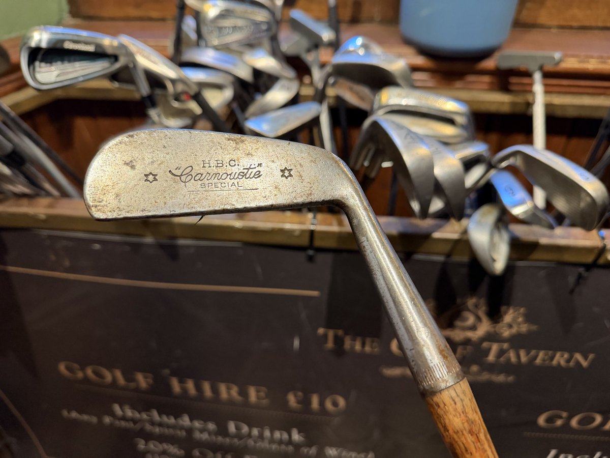 GolfIsNotAVerb's tweet photo. Knocked it around on the Bruntsfield Links Short Course in Edinburgh a couple months ago. 

We’re all within a few strokes of each other and buddies were all using 56-60 degree wedges, while I was punching a Hickory shafted flat stick. 

Granted, there were no hazards and the ground was flat, but I was consistently closer than everyone. Damn near every hole.