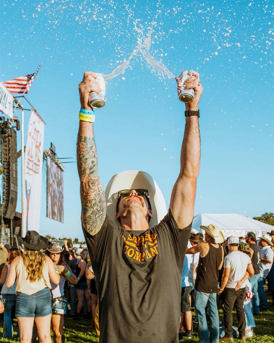 Visit_Palmdale's tweet photo. Cold beer, good friends, great country music. Grab your group for Boots &amp; Brews, coming to Palmdale on October 3. 

Find tickets at https://t.co/N1j5DdLl18

#BootsAndBrews #VisitPalmdale #CountryMusicFestival #CountryRoots #CountryMusic #MusicFestival #HighDesert #AntelopeValley https://t.co/ocbgAGsg2I