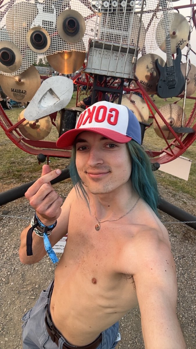 SiilverLion's tweet photo. So far a great weekend at rockfest! 🤘🤘🎸🎸🎤🎤🎶🎶🫰🫰 https://t.co/8h9jlkwVwp