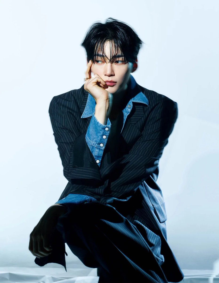 GLOBALSHB's tweet photo. [📰] 260804 — #SUNGHANBIN and ZEROBASEONE Confirmed for AAA 2026, SUNG HANBIN to Attend as Both MC and Artist

SUNG HANBIN will serve as an MC for AAA 2026 alongside actor Ji Changwook and Jang Wonyoung. With ZEROBASEONE also joining the artist lineup, SUNG HANBIN will attend the event in two capacities: as both an MC and a member of ZEROBASEONE.

ZEROBASEONE continued their global success with their sixth mini album, Ascend-, released in May. The album topped Japan’s Oricon Weekly Western Music Album Chart, Spotify Japan’s Viral Chart, and QQ Music China’s Digital Mini Album Chart, further cementing the group’s status as one of the leading fifth-generation K-pop groups. Anticipation is high for the performance they will present at AAA 2026.

🔗 https://t.co/Ch685UOpdk
🔗 https://t.co/YFeve8CBXG

@sunghanbin_twt 
#성한빈 #成韩彬 #ソンハンビン
#ZEROBASEONE  #제로베이스원