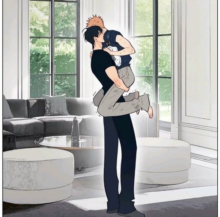 lllplu1's tweet photo. He likes carrying him https://t.co/GsixxxNrtB