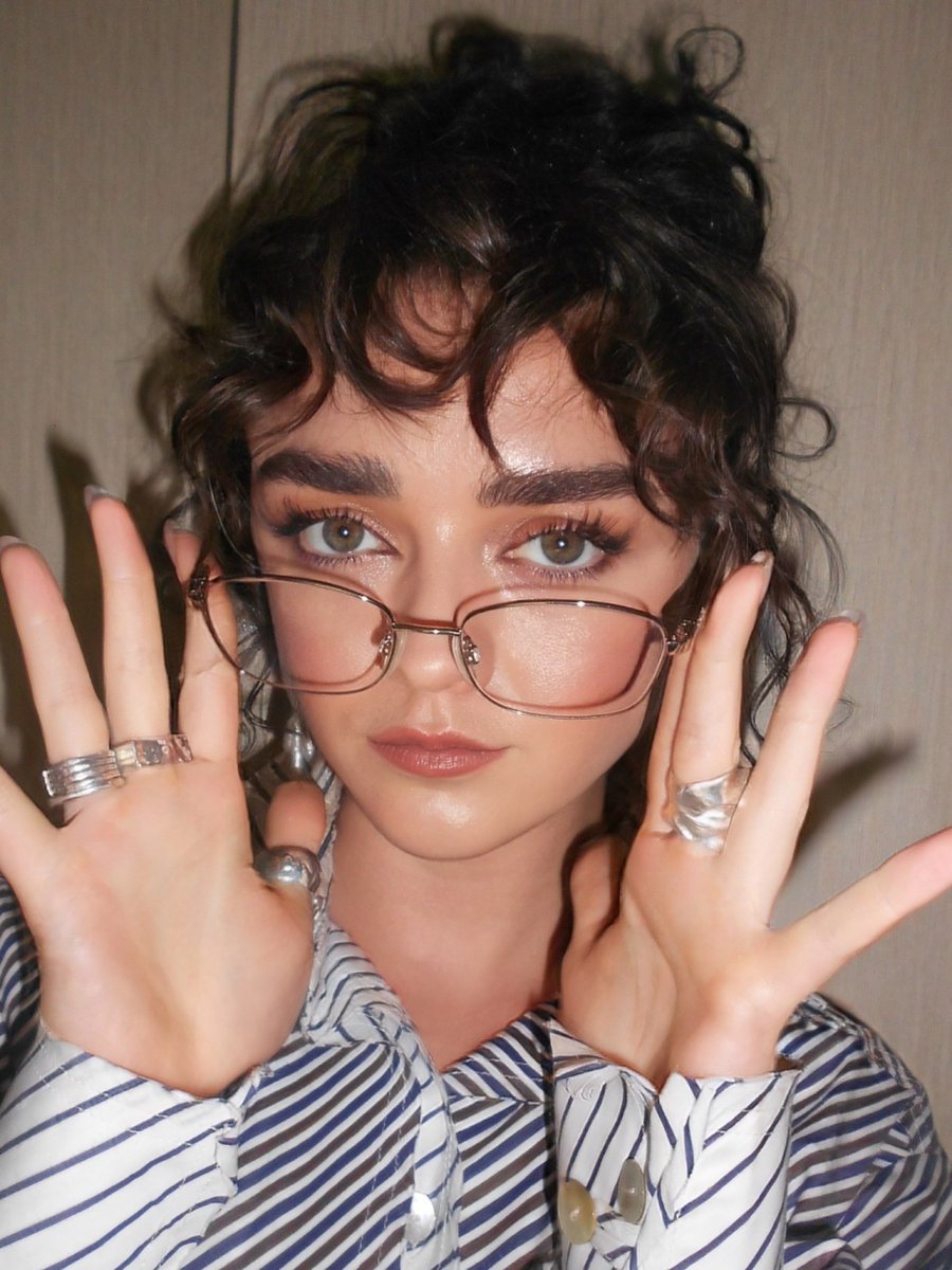 ItsMax30's tweet photo. Maisie Williams ✨️🫦 https://t.co/4ih8akUyRa