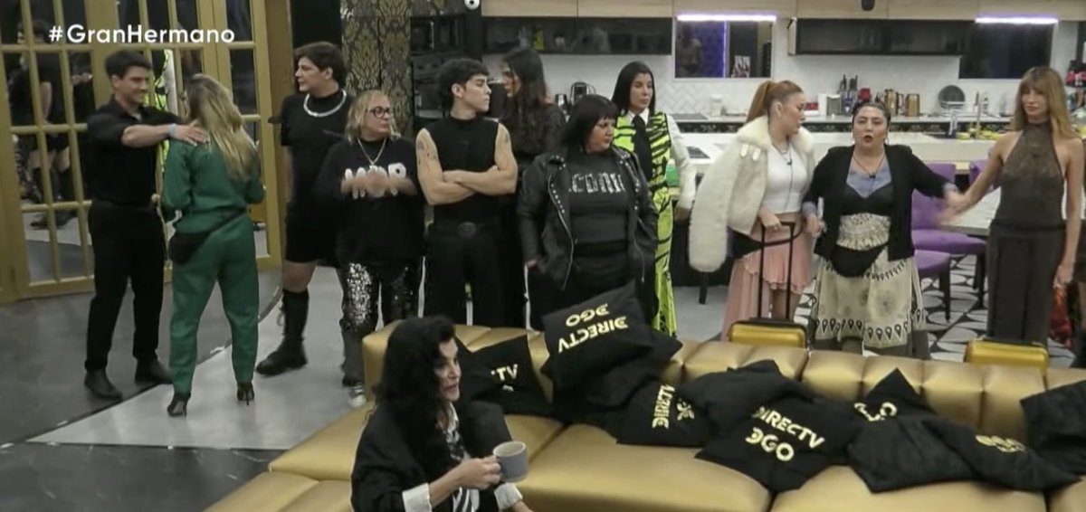 solcitofernet's tweet photo. Toda la casa contra sol se van a ir de a uno odiadores 

#GranHermano https://t.co/SS3e65MCw8