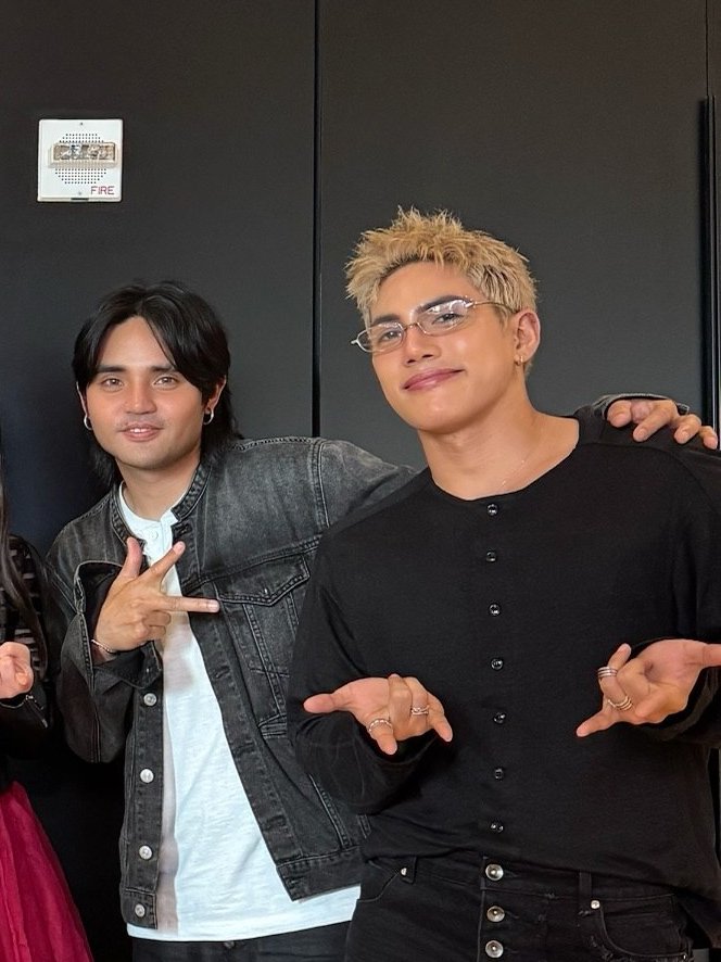 stelljunhub's tweet photo. glued together talaga ang #stelljun https://t.co/durcQ4gUuj