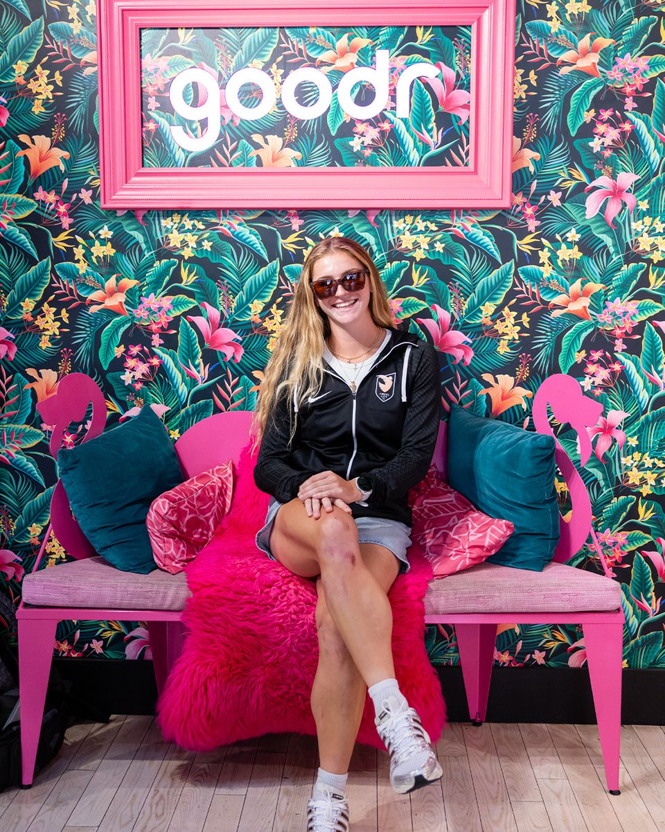 weareangelcity's tweet photo. Karsyn tried on ALL the @goodr sunglasses. The Sol Rosa was obviously her fave. 

Shop the ACFC x goodr collection: https://t.co/EgFLM0Fyo5 https://t.co/IivzQ4I2yX