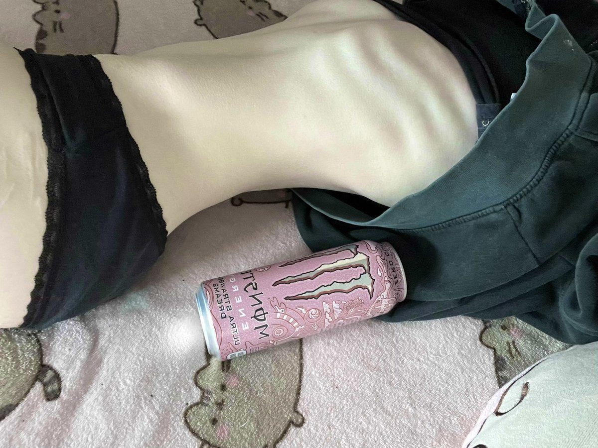 catsbelief's tweet photo. me ft best monster flavor https://t.co/n0tGse71Wq