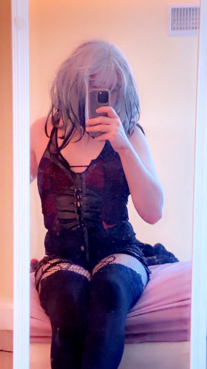 femboyrubyy's tweet photo. Goth femboy
#goth #femboy #sissy #tgirl #crossdresser https://t.co/RqZNfZp8S0