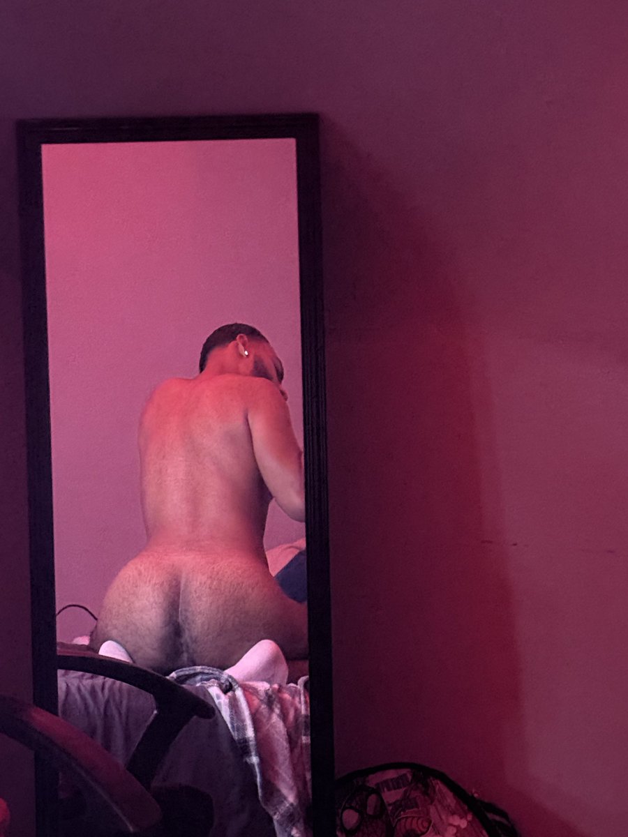 Shayyytorr's tweet photo. The face/ the ass 😈😈 #chicago #chicagofreaks #chidl https://t.co/GxXlE4QyVx