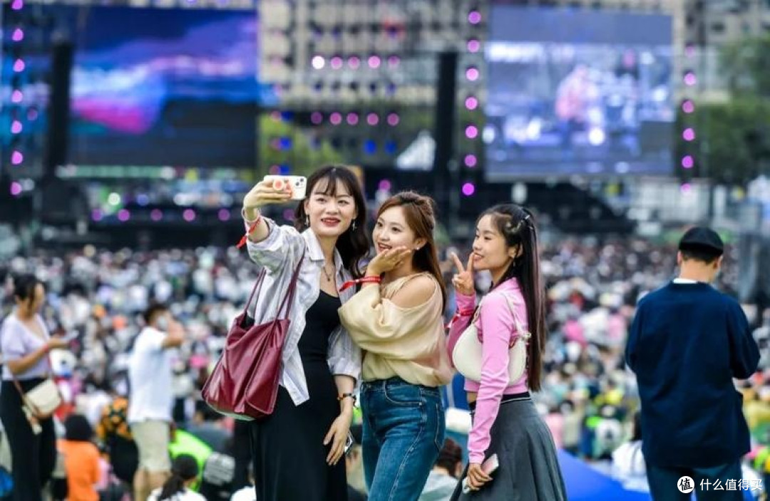 ilyeong18's tweet photo. [本周综艺打卡get到快乐密码！爆笑名频循环播放，嘉宾梗太密根本停不下来，坐等更新蹲住后续！]， https://t.co/AbFYjjQKAB
