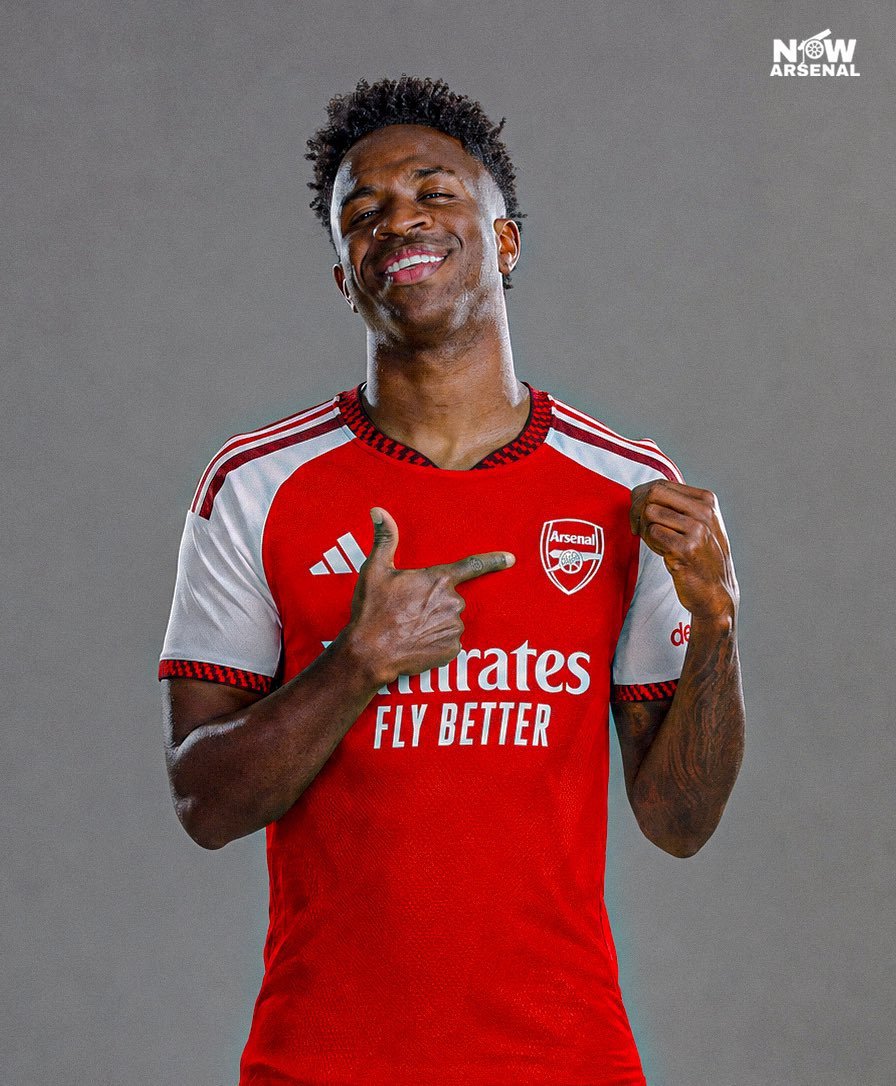 ugonduIj's tweet photo. 🚨💣 JUST IN: Real Madrid are reportedly unable to match Arsenal's financial offer to Vinícius Júnior. 🇧🇷👀

💰 Arsenal's proposal has placed Real Madrid in a difficult position as the contract situation continues to attract attention.

⏳ The coming weeks could prove decisive for the Brazilian's future.

#AFC #RMFC #ViniciusJr #Transfers