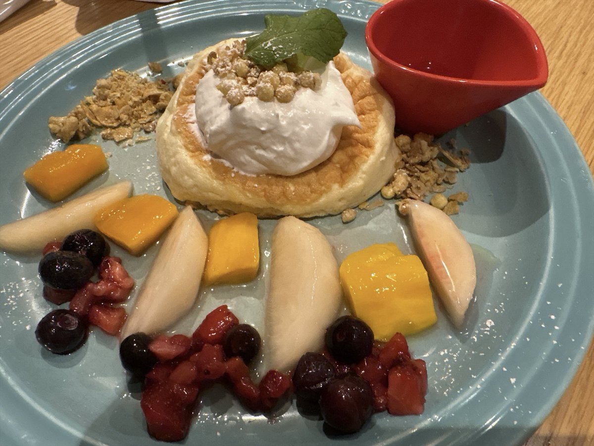 sora_game0504's tweet photo. 昨日の夜食べ過ぎなくらい食べてしまったな…今日は節制せねば https://t.co/5xlY7WfGUC
