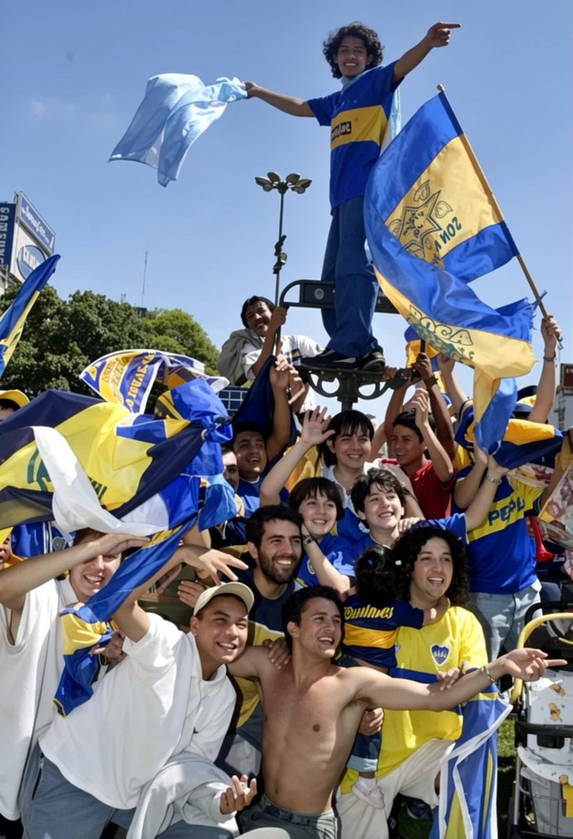 12_CABJ_12's tweet photo. Año 2003 , festejos campeón del mundo https://t.co/OKcorUecxK