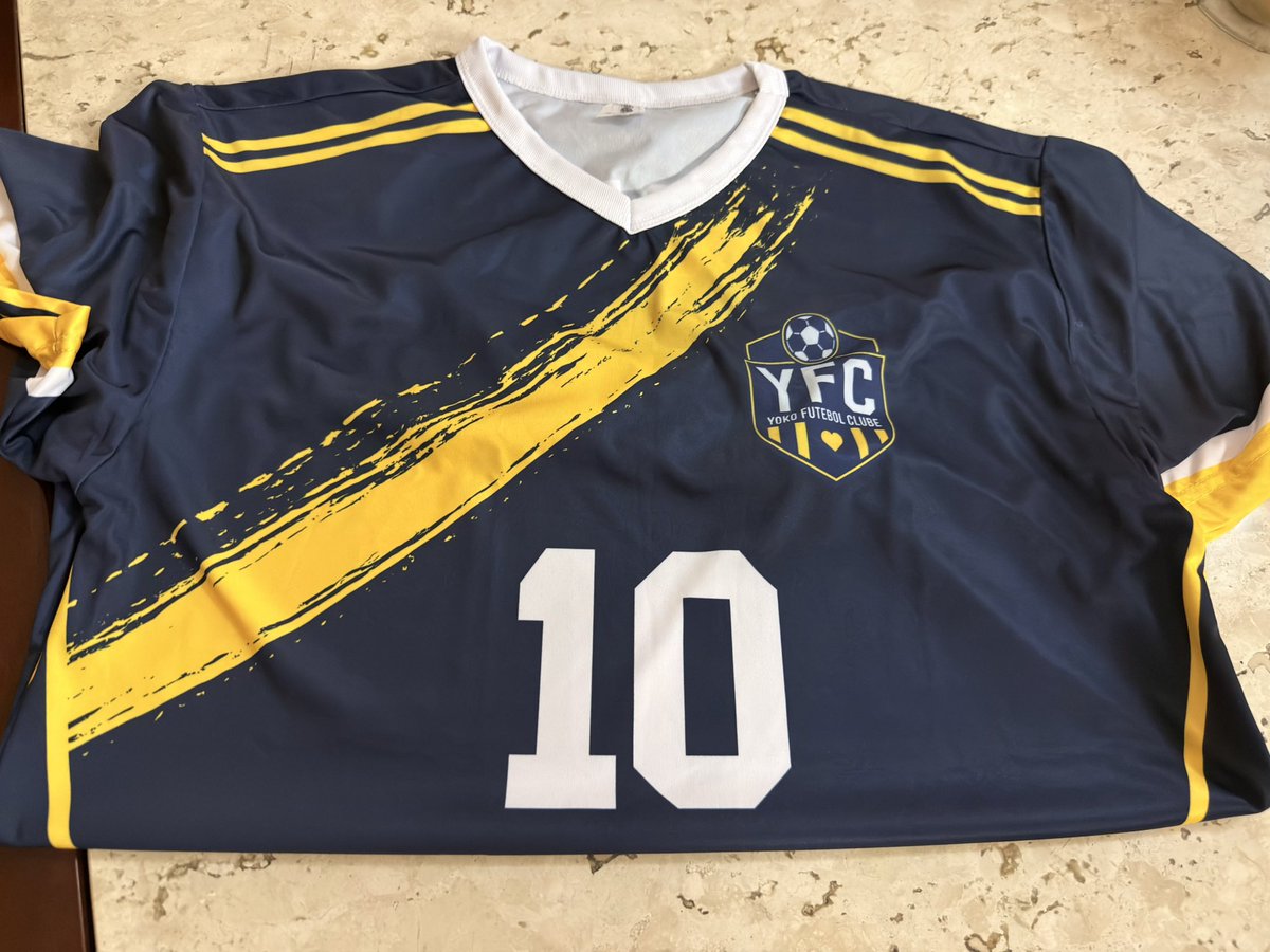 debochepremium's tweet photo. EU AMEI MINHA BRUSINHAAAAA!!! Sou oficialmente do time do Yoko Futebol Clube. Obrigada ao @FCYFCoficial pelo lindo presente. Já tô sonhando com o FM da @Yoko_apasra aqui no Brasil e eu vestida com a minha blusa linda 🥰🫠💗
#YokoApasra‌ https://t.co/gXMUv9vRWf