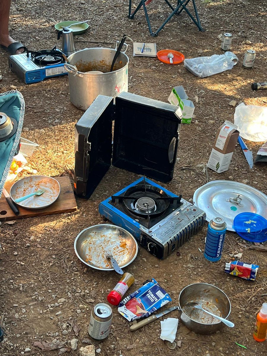 Txema1978's tweet photo. @gencat A Begues, es fan acampadas cada setmana i es permet fer foc. Ho dic per lo de "conductes de risc a prop de zones boscoses." https://t.co/BKBDf9Yz8s