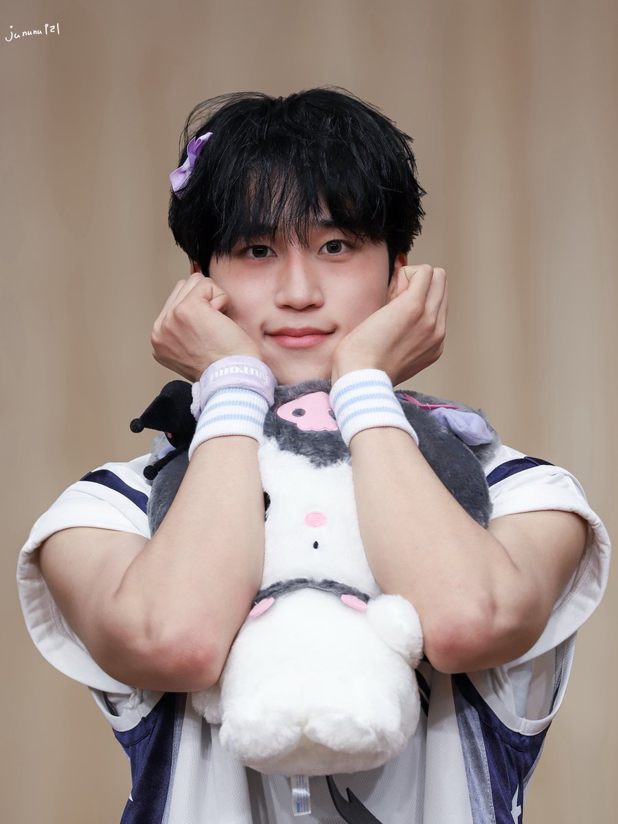 jununu921's tweet photo. 260724 #루네이트 #LUN8 #준우 #JUNWOO https://t.co/ok2KMrRBth