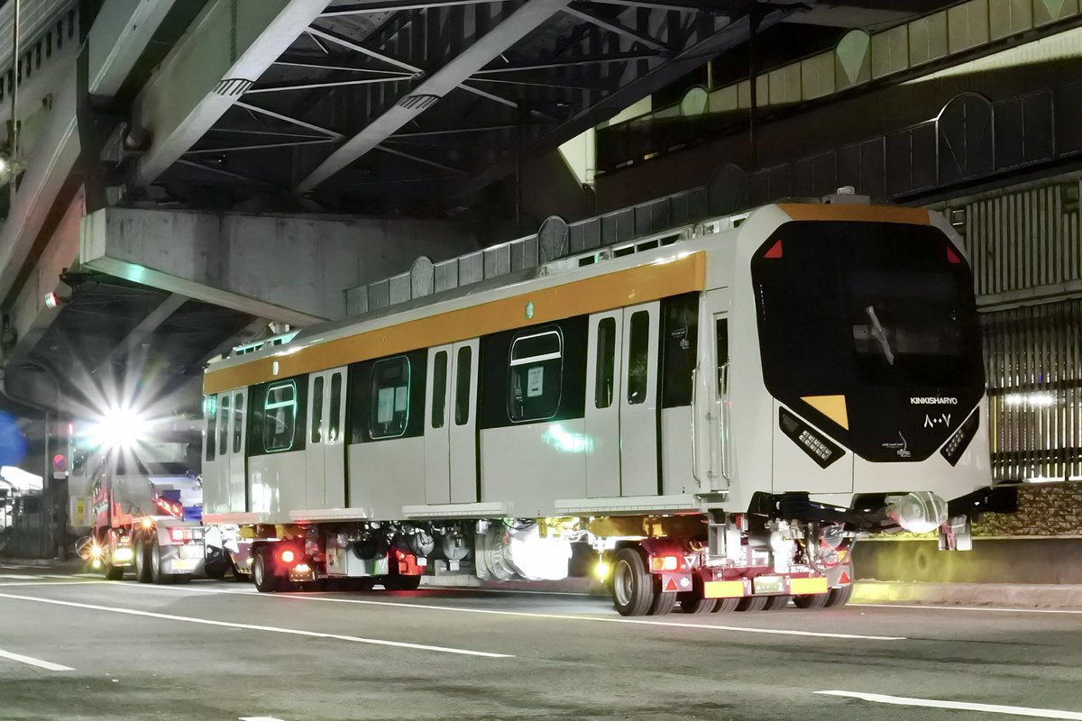 berusasu428's tweet photo. 〜8/4
カイロ地下鉄4号線新製車 納入陸送（8007編成） https://t.co/O1IrW1KoOZ