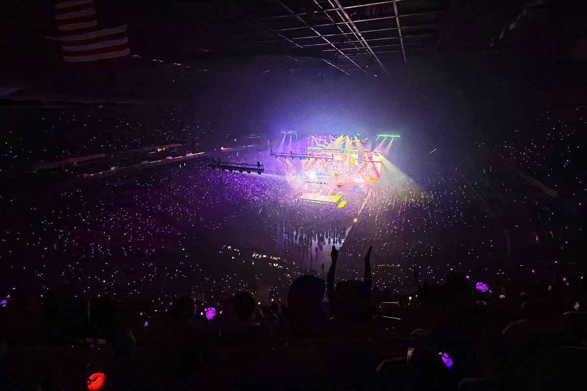 TMobileArena's tweet photo. Saturday night came alive with @ENHYPEN 
From the electrifying performances to the incredible energy from ENGENE, this stop was one to remember.

Photo Credit: BELIFT LAB (HYBE) https://t.co/nAEDnP6I1X