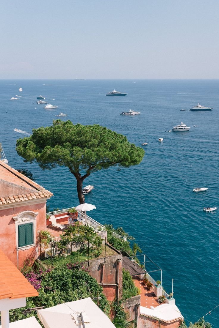 echoesofworld's tweet photo. Positano, Italy https://t.co/9g1Z2aXGQP