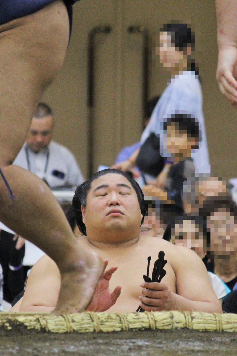yummy193new's tweet photo. 2026夏巡業のおもひで🖤💙📸
ん？→落ちてくる？→うわっ！→大丈夫でした🙂（ちょいとへの字口）
かわいすぎです🥰 https://t.co/xGWm7AsIm1
